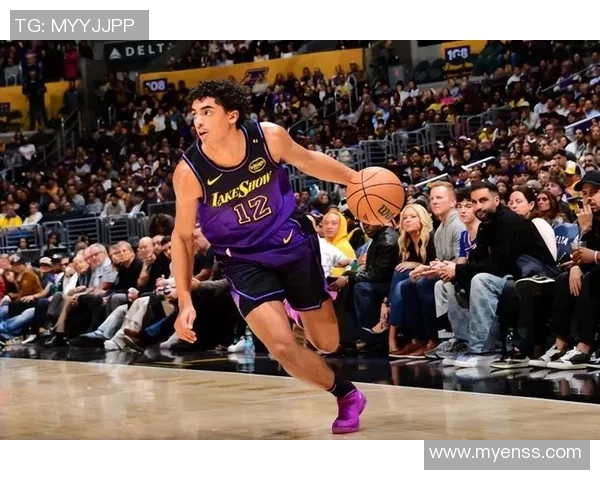 一直找不到自信心!湖人侧翼新星或许很快就要遇到真实的大麻烦了 一直找不到自信心!湖人侧翼新星或许很快就要遇到真实的大麻烦了